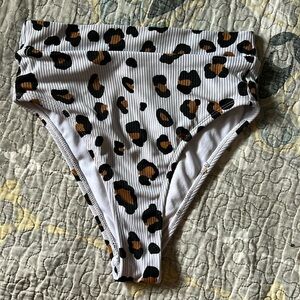 Cheetah print bathing suit set